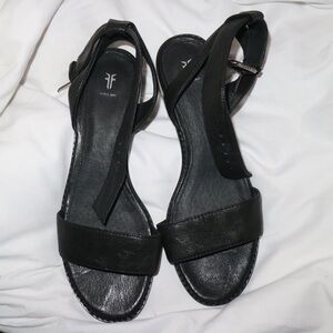 Frye Cindy Black Leather Block Heel Sandals – Size 8 (New)